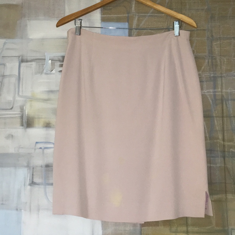 SALE 🌹Dana Buchman 100% Silk Skirt